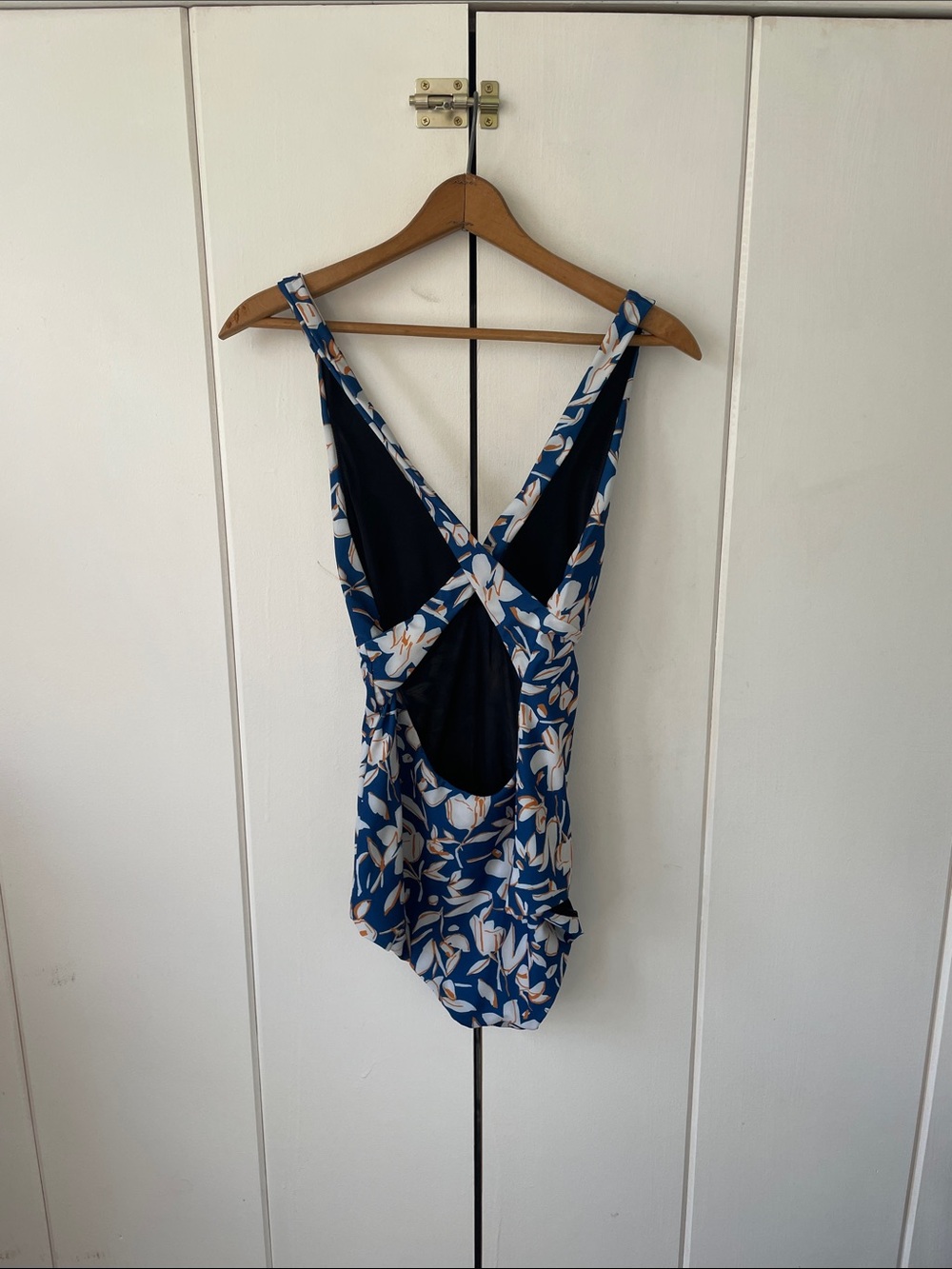 Toast UK One-Piece Swimsuit with V-Neck US size 6-8 - Picture 3 of 9